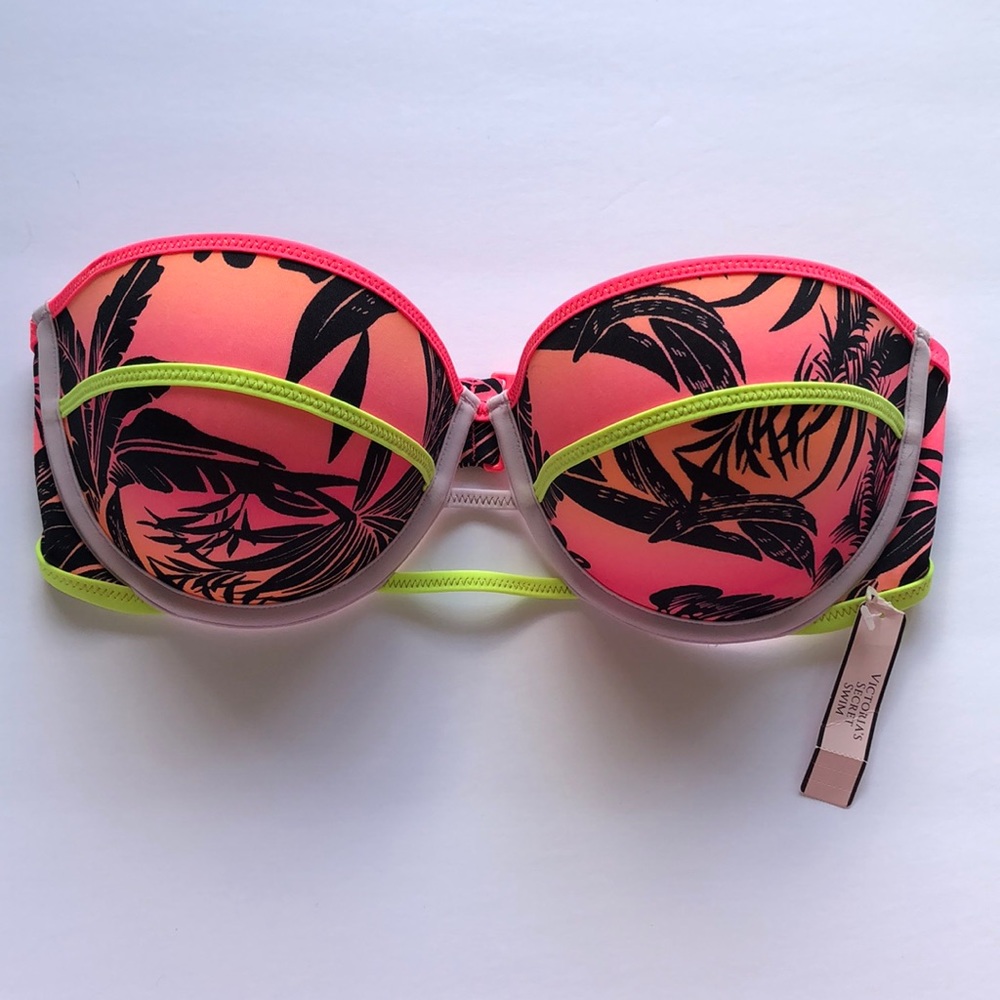 Victoria’s Secret Bikini Swimsuit Top (Size 32DD)